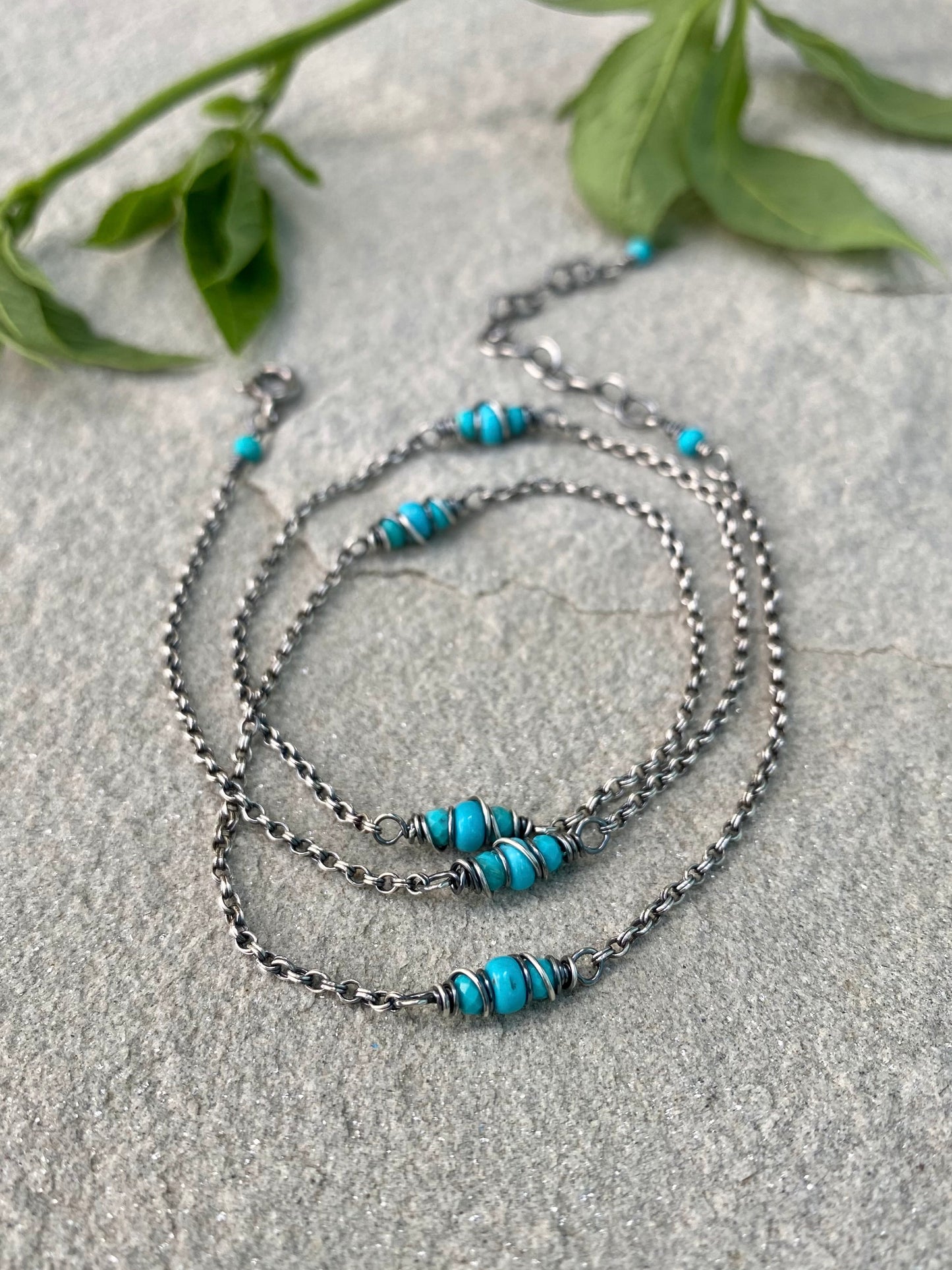 turquoise satellite chain
