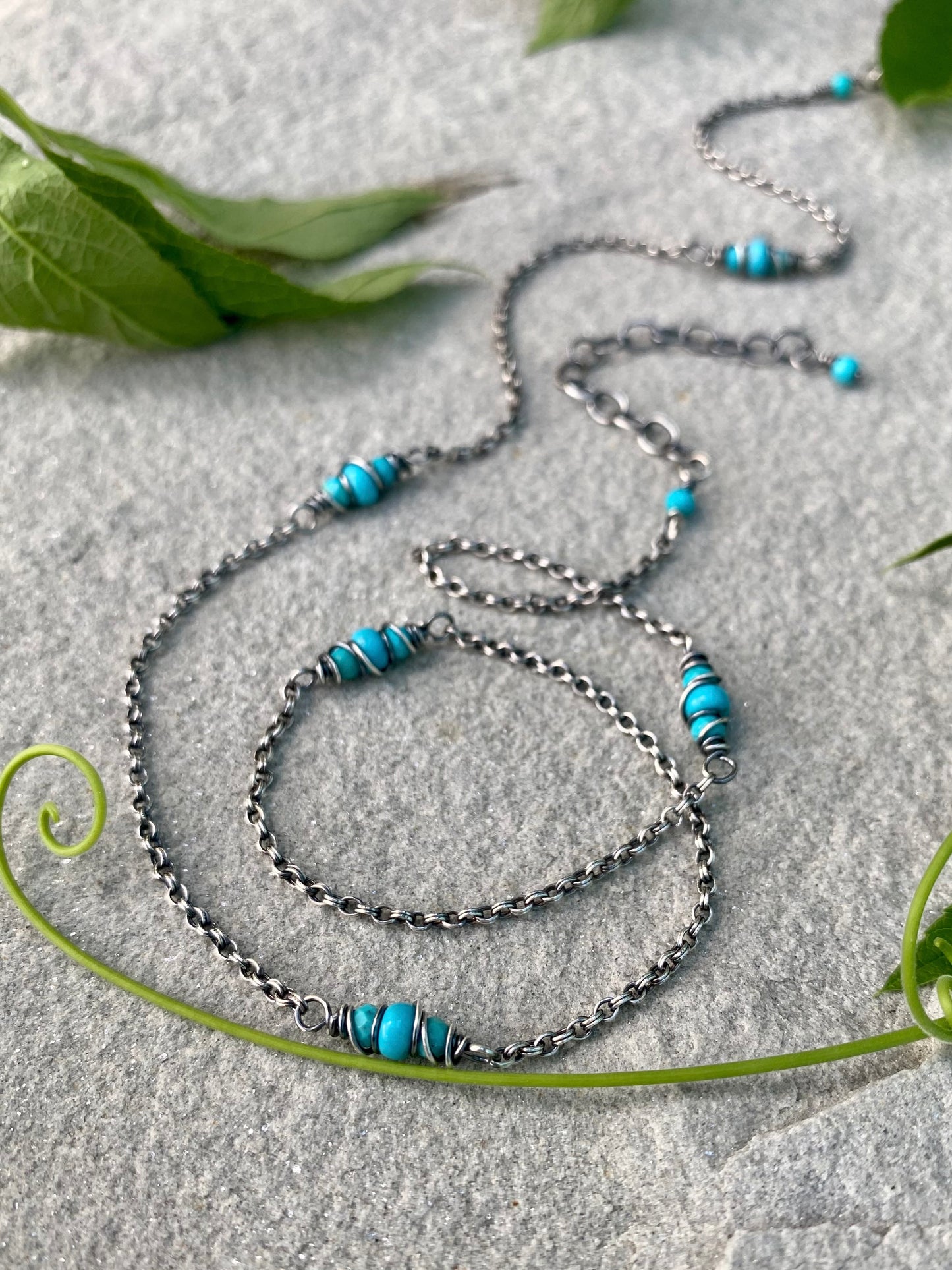 turquoise satellite chain