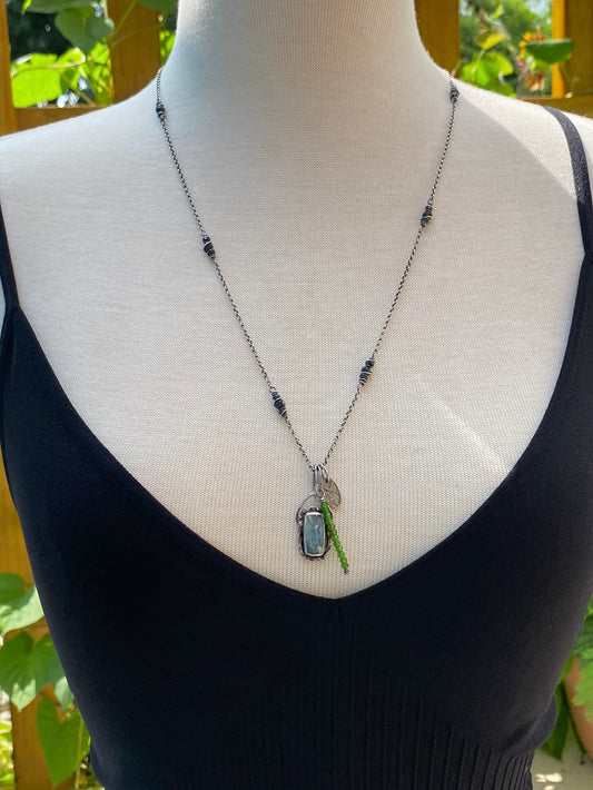 sapphire satellite chain