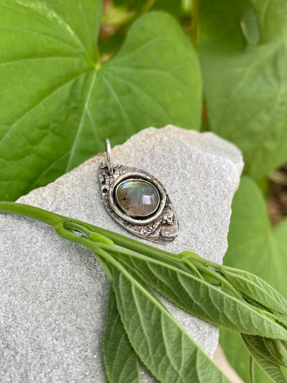 earthy labradorite pendant