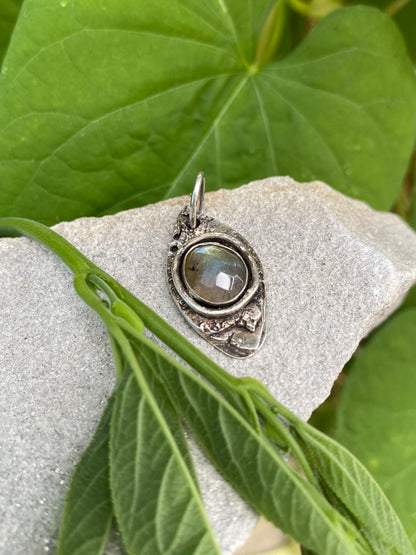 earthy labradorite pendant