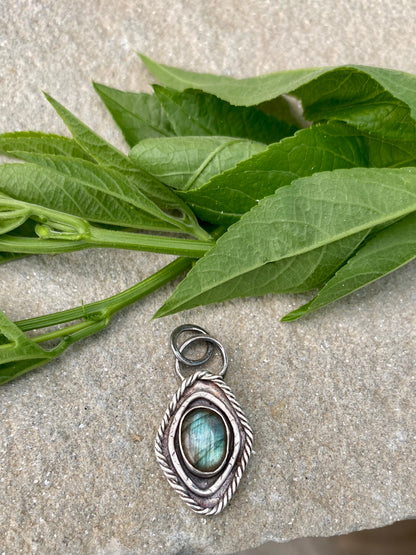 labradorite pendant