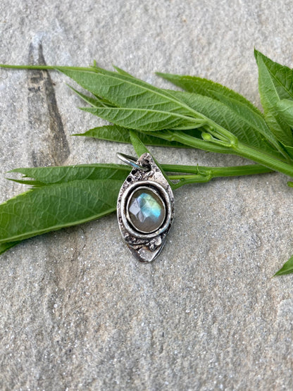 earthy labradorite pendant