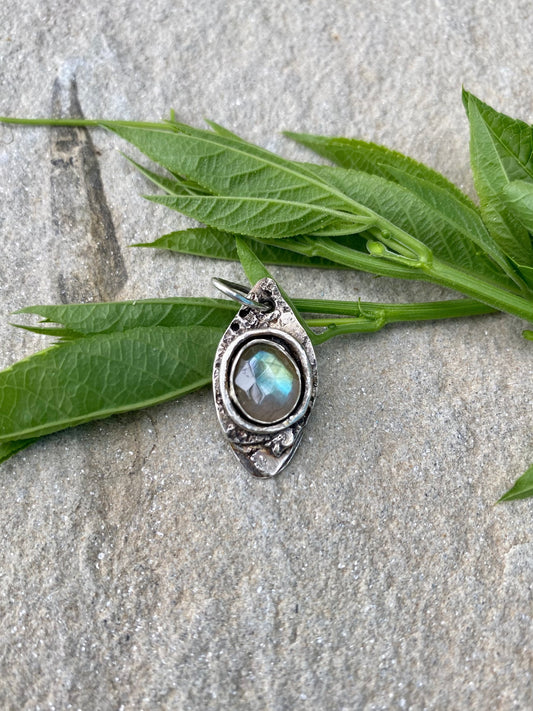 earthy labradorite pendant
